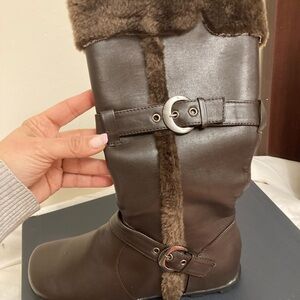 Brown or black boots, brand new, never worn